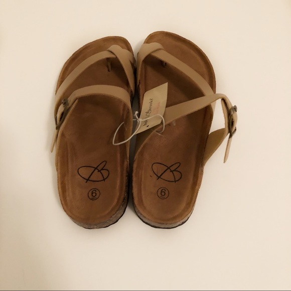 BNWT Tan Bobbie Brown Sandals - Picture 3 of 4